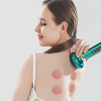 Appareil massage utilisé dans le dos de jeune femme