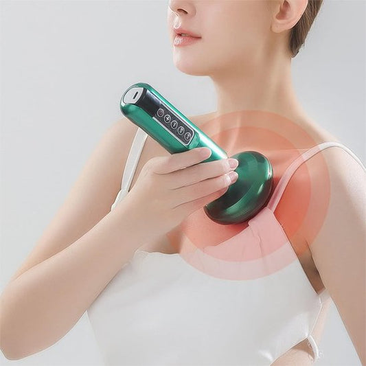 Appareil massage utilisé sur épaule jeune femme