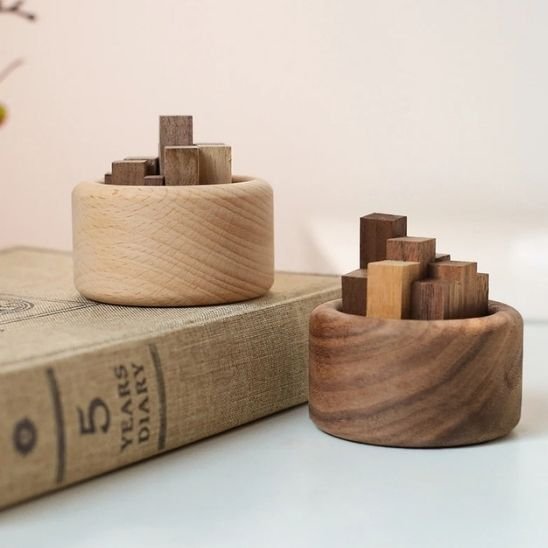 Diffuseur huile essentielle présenté sur livre